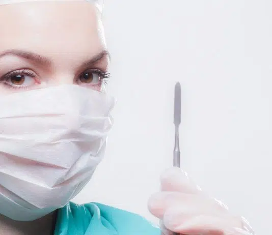 Bien choisir son chirurgien esthétique : les points clés à connaître