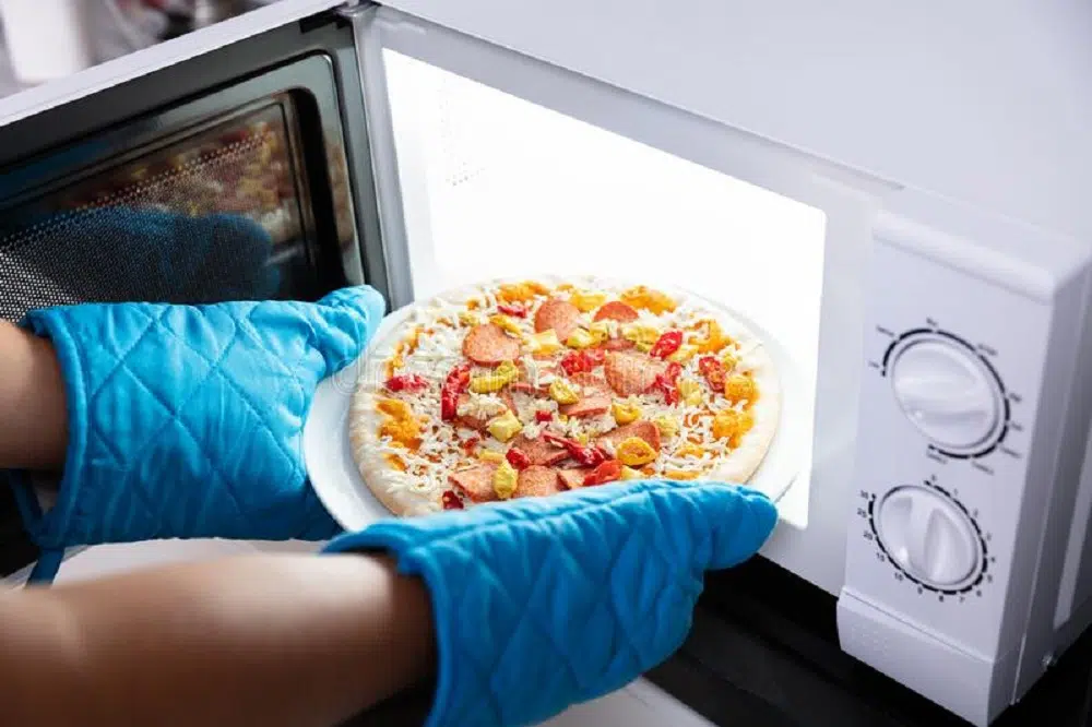 faire cuire une pizza au micro-ondes