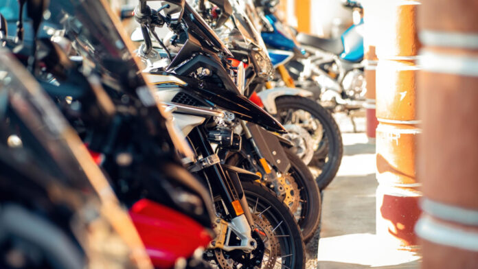 Le guide des équipements indispensables pour rouler en moto sportive